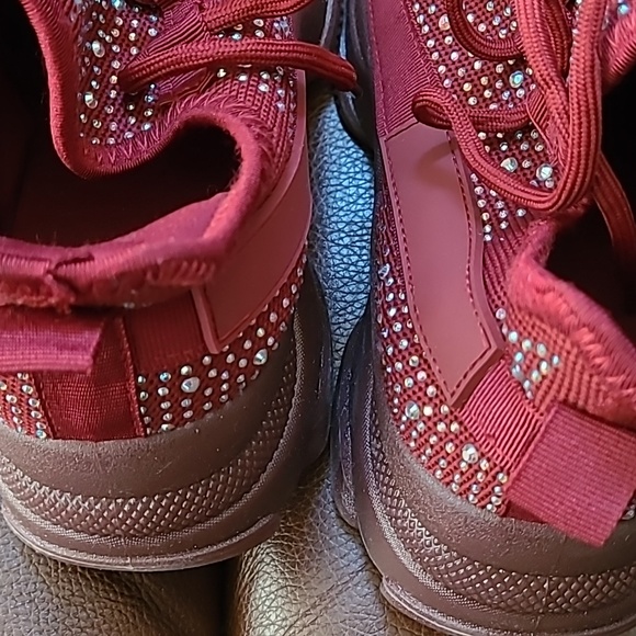 New never worn casual shoes - Picture 5 of 7